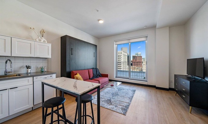 Golden Triangle Condo | Art Studios Penthouse 1002 - Golden Triangle Downtown Denver