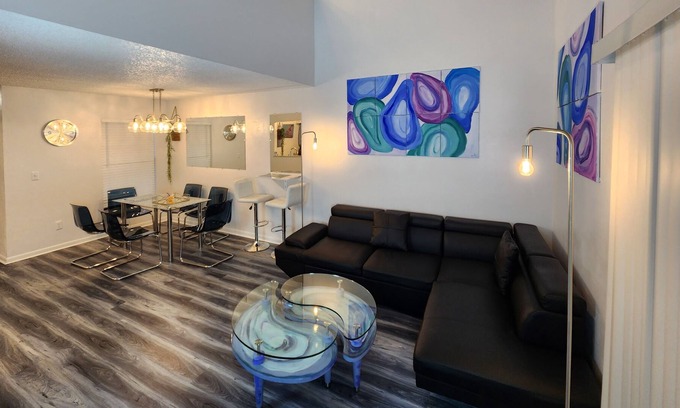 Doctors Inlet House | Art TownHome away from Home