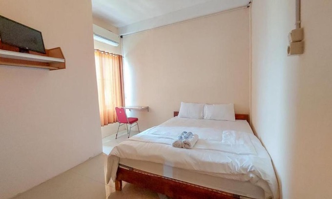 Caruban Hotel | Artayya Puri 3 Syariah near Terminal Caruban Mitra RedDoorz