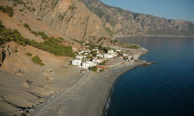 Agia Roumeli Apartment | Artemis Studios, Agia Roumel, large, quiet, clean studios close to the the sea.