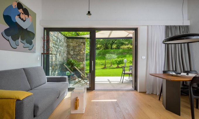 Kras Apartment | Artes Apartment Ruj with Free Hot Tub & Sauna