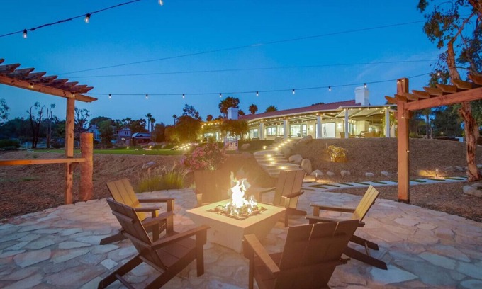 San Diego House | Artesian Estates -5BR Retreat- Games & Views