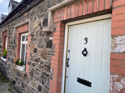 Hillsborough House | Arthur Street Guest Cottage (Sister cottage number 3)
