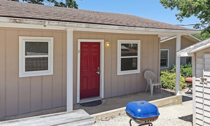 Indian Point Cabin | Artilla Cove Cabin 3 - Lake views -Outdoor Pool!