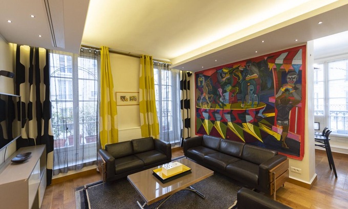 Les Halles Apartment | Artirama, 2BR/1BA, 4 people