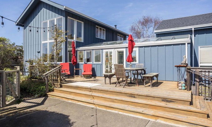 Stinson Beach House | Artist's Beach Getaway