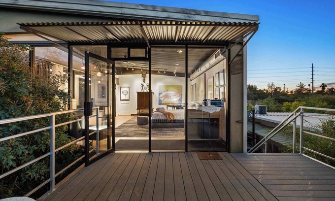 Central Scottsdale Apartment | Artist’s Loft: Workshop, Sculpture Gardens & Pool