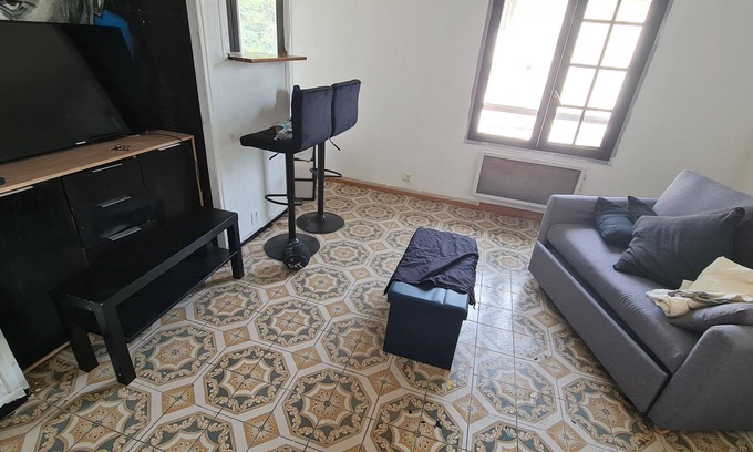 Sarcelles Apartment | Artist's studio plus parking space