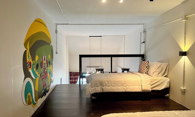 Wat Sam Phraya Apartment | Artist Studio Apartment with Canal View