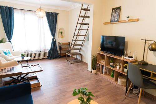 Oborishte Apartment | Artistic and cozy apartment in the center of Sofia