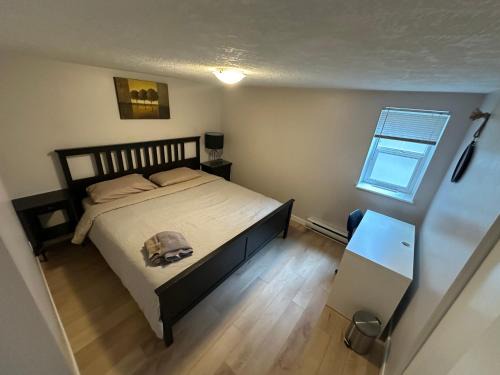 Saanich Apartment | Artistic Apartment Near Downtown