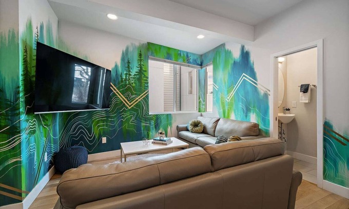 West Colfax House | Artistic Modern 2bed/4bath w/Private Rooftop!