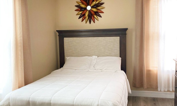 Meriden Apartment | Artistic Quiet Retreat Ideal For Longer Stays