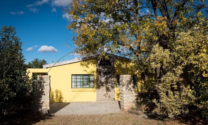 Ladybrand Apartment | Artists cottage