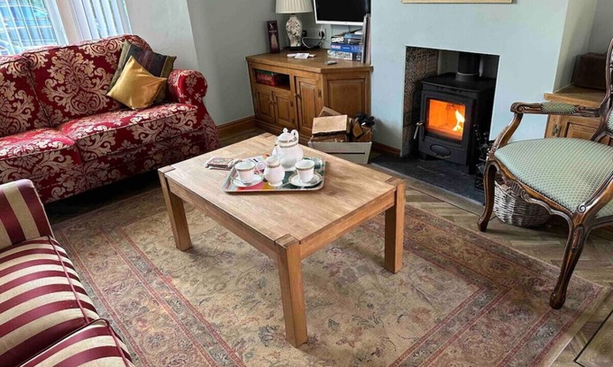 Harrogate Cottage | Artists’ Cottages, Artists’ House close HCC WIFI