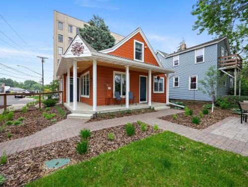 Bottineau House | Arts District Abode