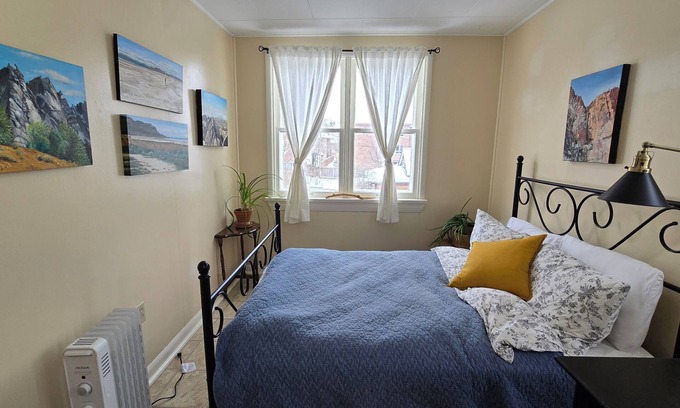 Peterborough Apartment | Artsy 2-bedroom century house apartment