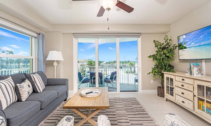 Ocean View Halifax Estates Condo | Aruba Condo - Ocean and River View #207