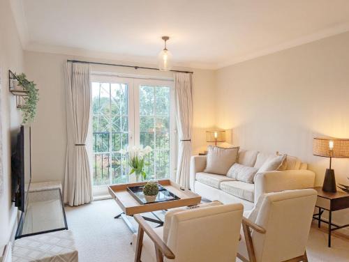 Barns Green House | Arundel Court