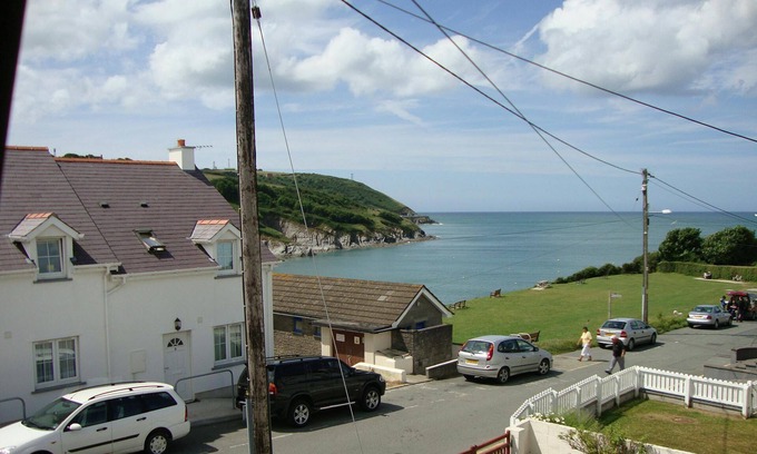 Aberporth Cottage | Arwel, Aberporth - Three Bedroom Cottage, Sleeps 6