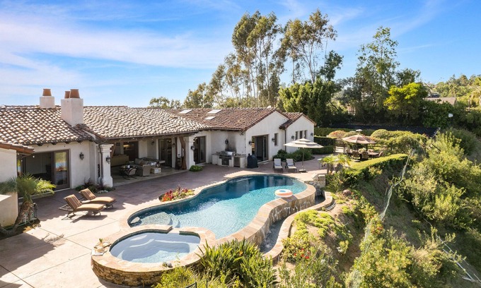 Covenant House | Ascension by AvantStay | Pool, Pickleball, Views