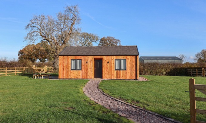 Radbourne Cabin | ASH LODGE, pet friendly, with a garden in Etwall