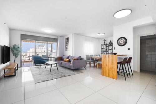 Ashdod Apartment | Ashdod Luxe Escape Spacious, Stylish, with Mamád