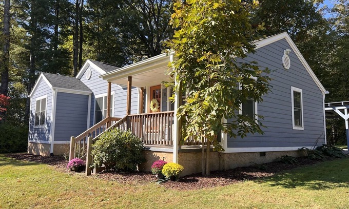 Candler Cottage | Asheville, Candler- Enjoy GreenView Cottage
