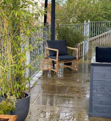Fylingthorpe Apartment | Ashford House 2 bedroom Apartment 'outdoor bathing tub'