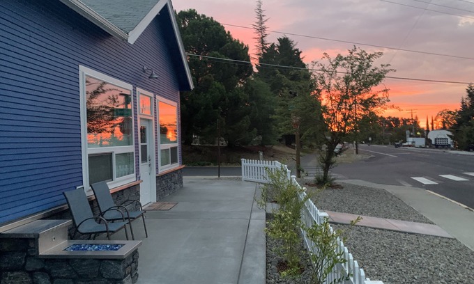 Ashland Cottage | Ashland's Mountain View Vacation Rental.