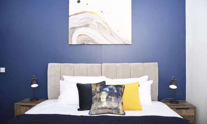 Ashton-under-Lyne House | Ashton House 2-Bedroom Home