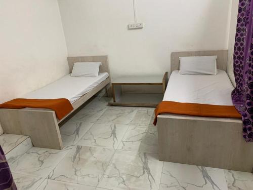 Aurangabad Hostel | Asian rest rooms, City's Centre