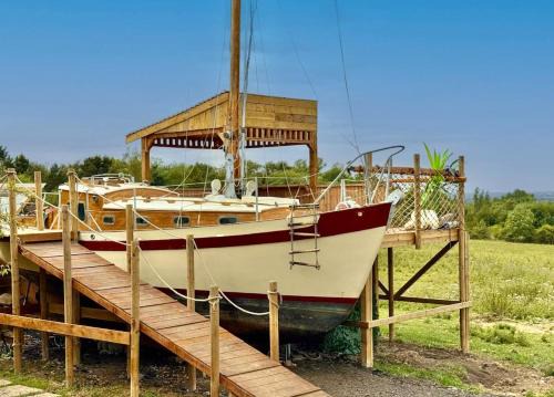 Stanton on the Wolds Boat Rental | Asila's Ark