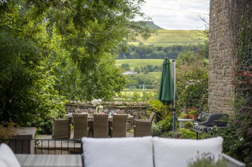 Askrigg House | Askrigg Chapel