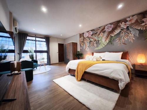 Bangkok Central Business District House | Asokes Hidden Gem Cozy Stay Next to the Park