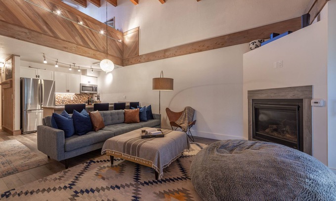 Truckee Condo | Aspen Grove Abode~Northstar~Pet-Friendly