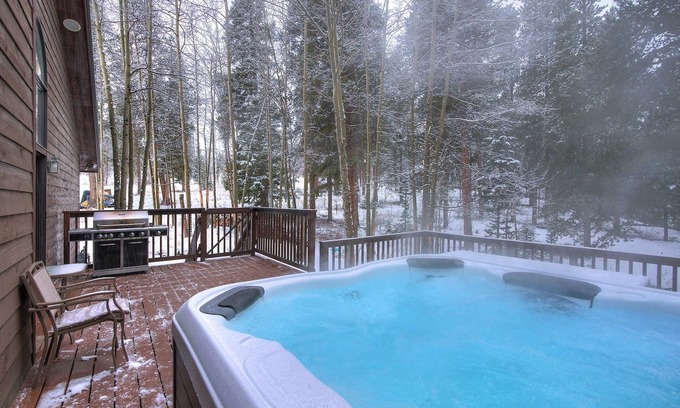 Breckenridge House | Aspen Heights Lodge 4 Bedroom Home by RedAwning