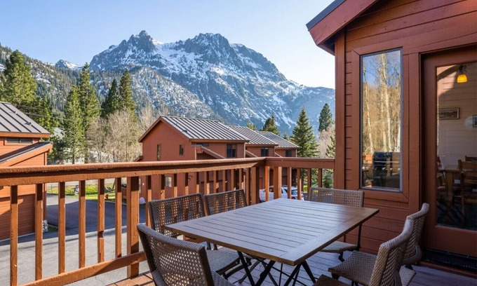 June Lake Condo | Aspen Meadows #2 Sun-Filled, 3 bedroom condo