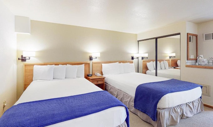 West End House | Aspen Mountain Lodge 208