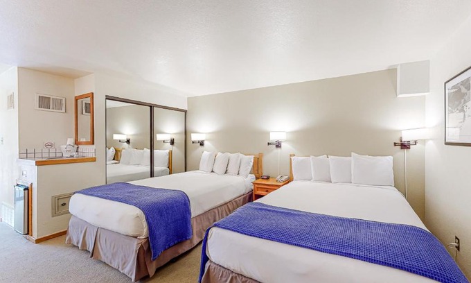 West End House | Aspen Mountain Lodge 209