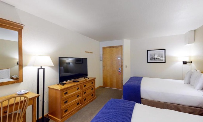 West End House | Aspen Mountain Lodge 304