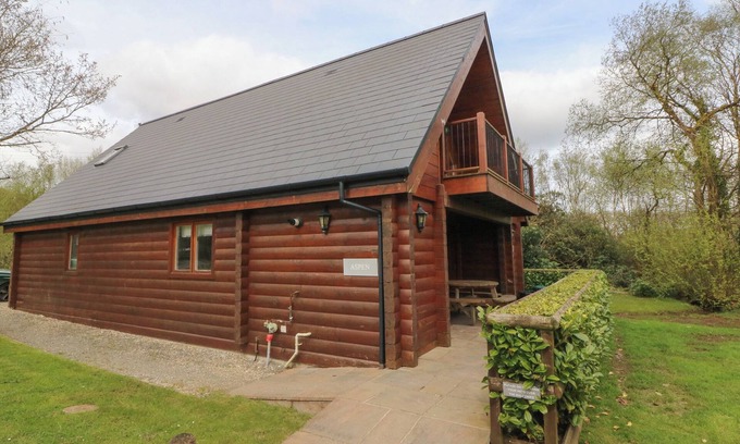 Bridgetown Cottage | ASPEN, pet friendly, with a garden in Dolton