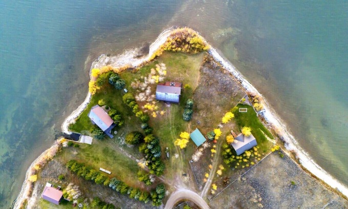 Island Park Cabin | *Aspen Pointe*Waterfront Cabin on Henry's Lake