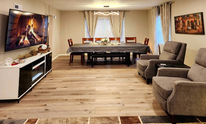 Sioux Falls House | Aspen Villa-Country Club, Augustana, USF & Sanford Med.