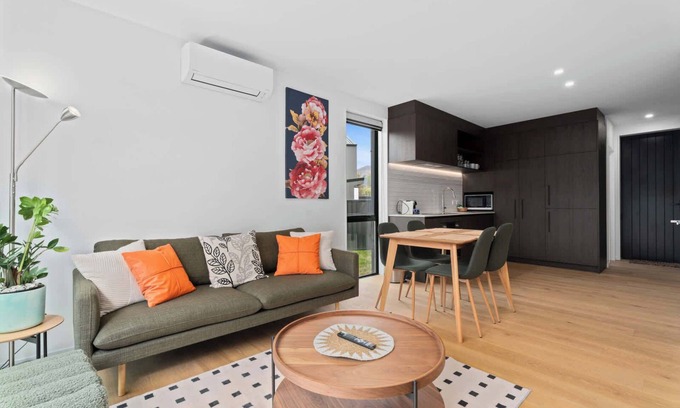 Wanaka House | Aspiring Delight Summ