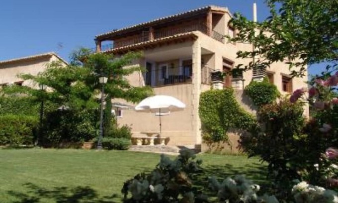 Colungo Cottage | Asque: House with garden