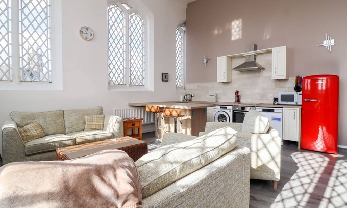 Huddersfield Cottage | ASQUITH PENTHOUSE, character holiday cottage in Huddersfield