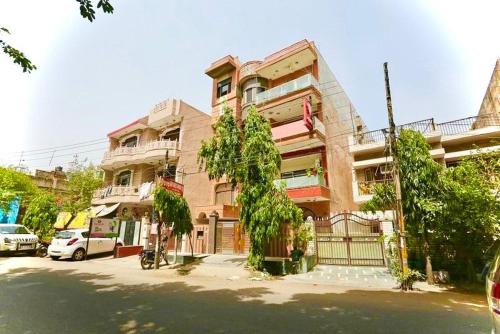 Janakpuri Hotel | ASR Guest House, Janakpuri, New Delhi