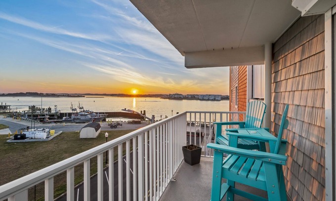 Ocean City Condo | Assateague House 305 Bayfront Pool and Breathtaking Views!