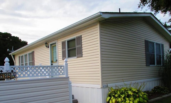 Assateague Pointe House | Assateague Pointe 2 br/1 ba 2 outdoor pools -in WOC.